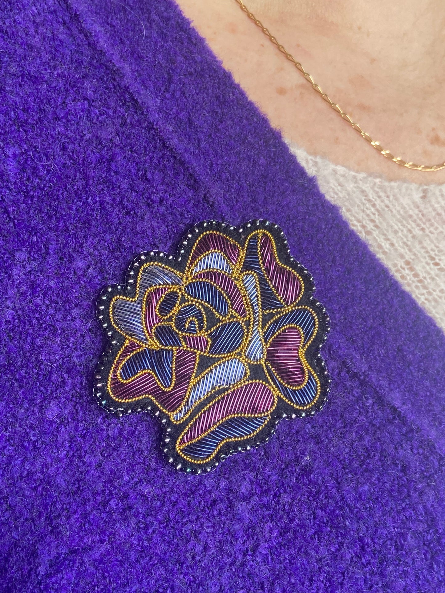 Broche Rose Améthyste