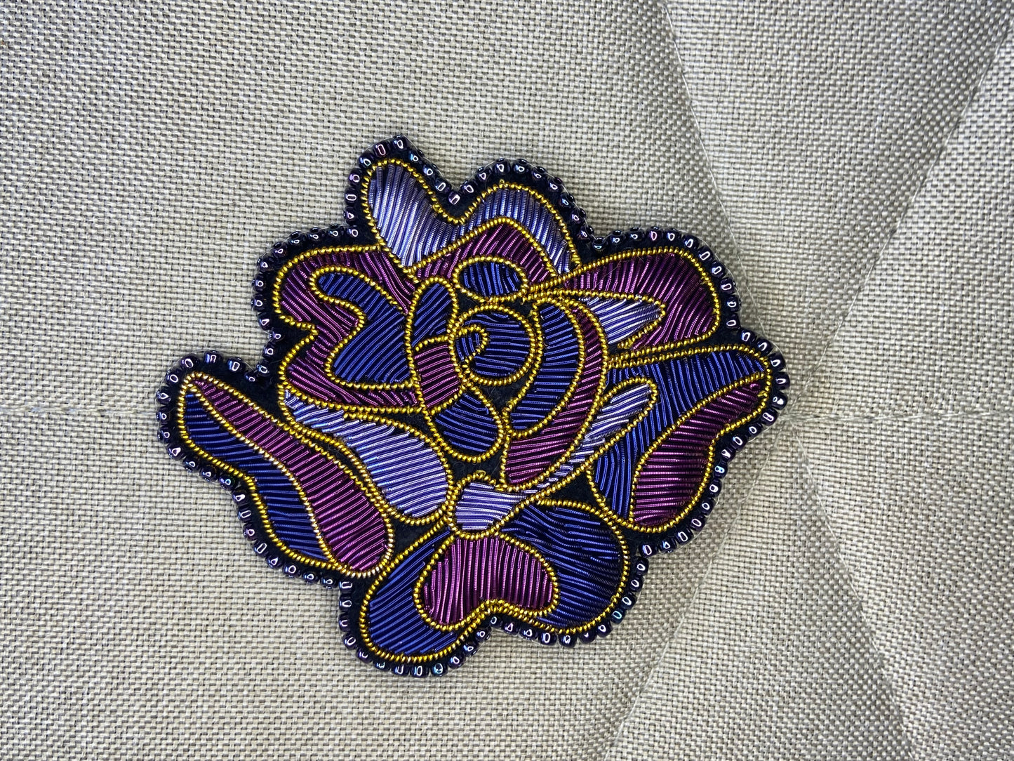 Broche Rose Améthyste