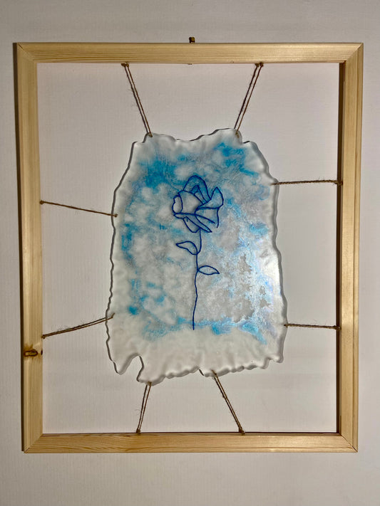La Rose – Tableau en résine époxy brodé à la main