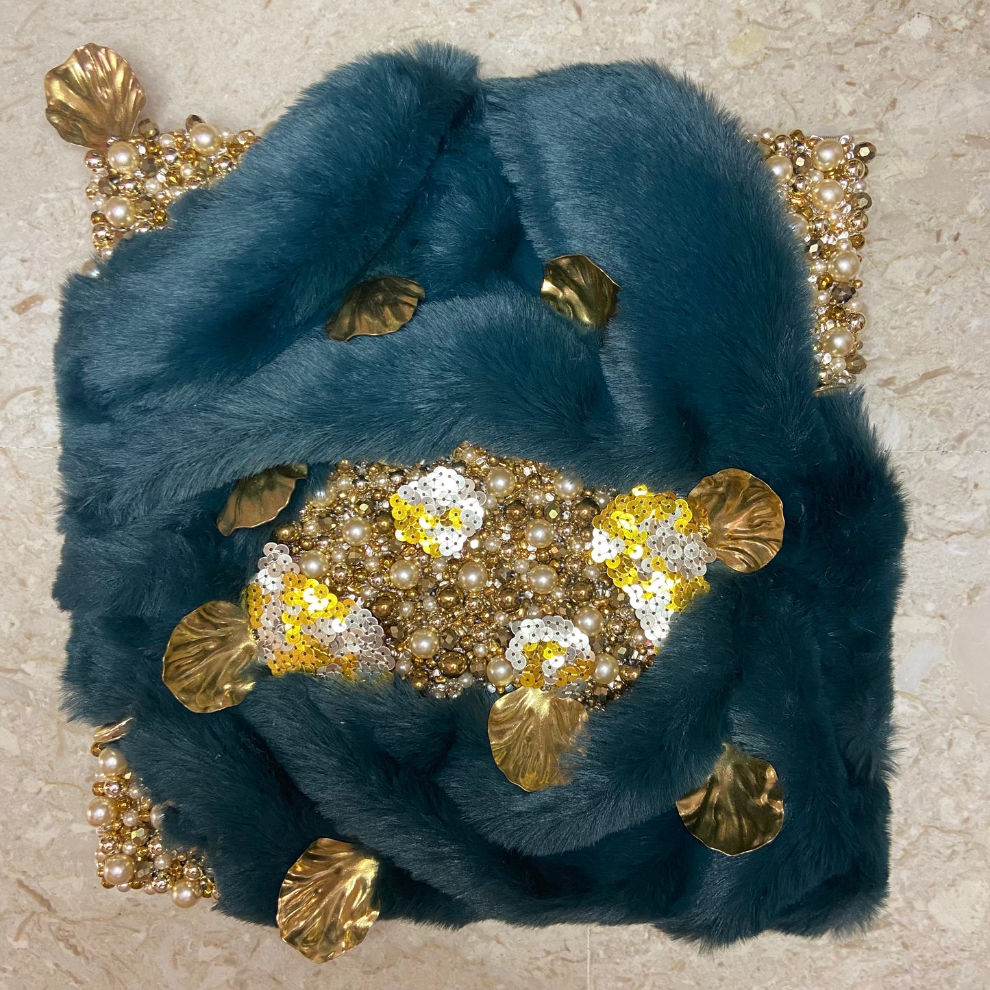 La Géode - Tableau brodé main (pièce unique, art textile contemporain)