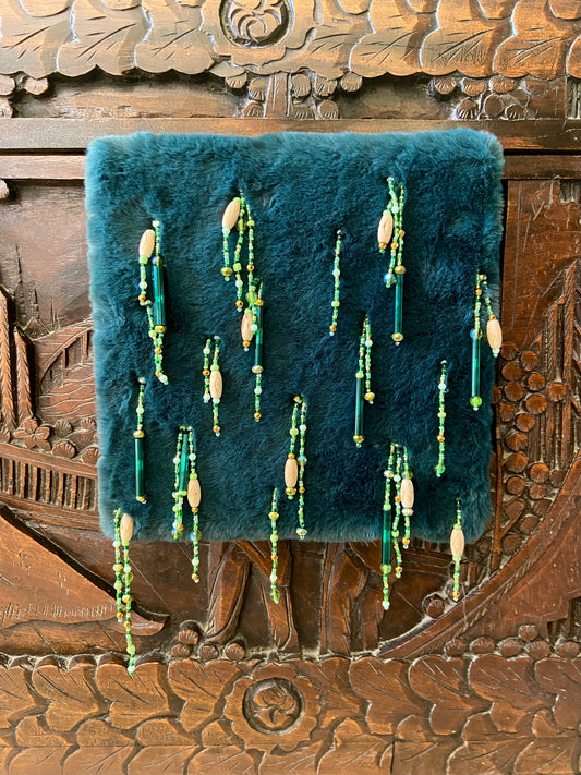 La Forêt - Tableau brodé main (pièce unique, art textile inspiré de la nature)