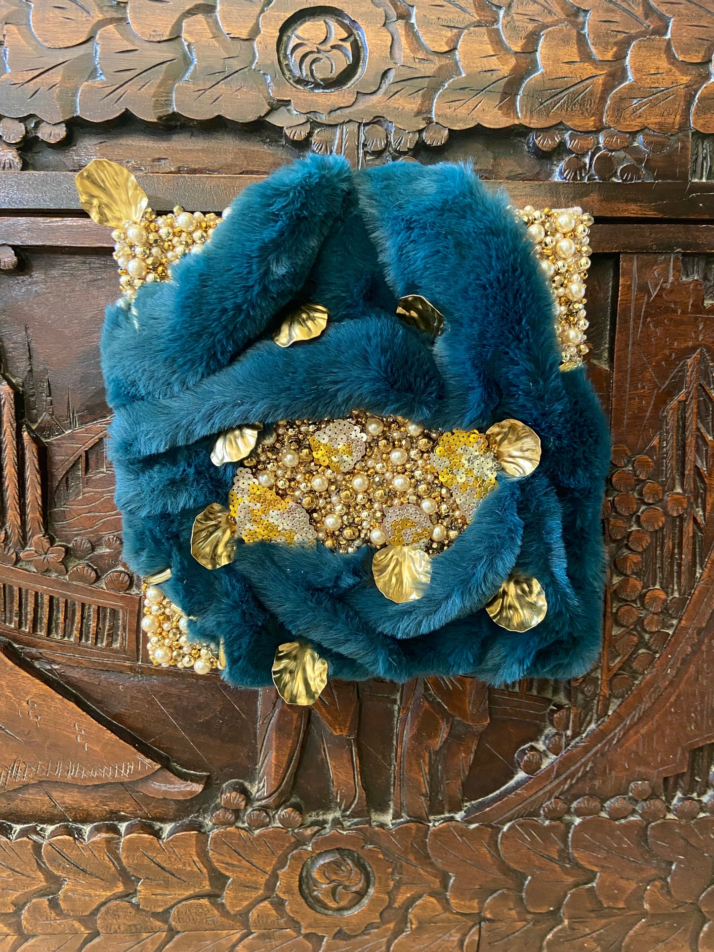 La Géode - Tableau brodé main (pièce unique, art textile contemporain)